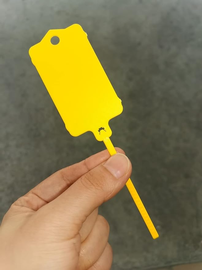 100pcs Reusable Blank Plastic Tags Ties Key Tags 1.45"*2.48" Serrated Tension Sealing Strap with Large Label Plastic Tie Mark Label Waterproof Hang Sign Write on Tag (Yellow, 100pcs)