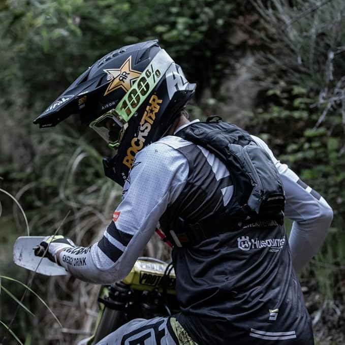 USWE Outlander Hydration Pack with Water Bladder, Hydration Backpack - Backpack for Cycling, MTB, Trail Running & More