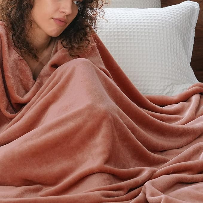 PHF Ultra Soft Fleece Blanket King Size, No Shed No Pilling Luxury Plush Cozy 300GSM Lightweight Blanket for Bed, Couch, Chair, Sofa Suitable for All Season, 108" x 90", Brick Red