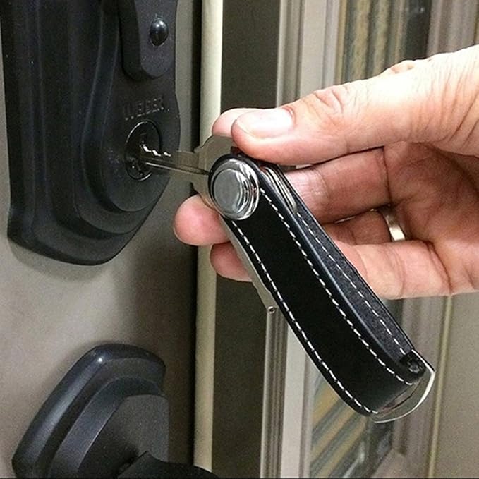 Compact Key Holder - Stylish & Practical Pocket Key Organizer With Secure Locking Mechanism. (Brown)