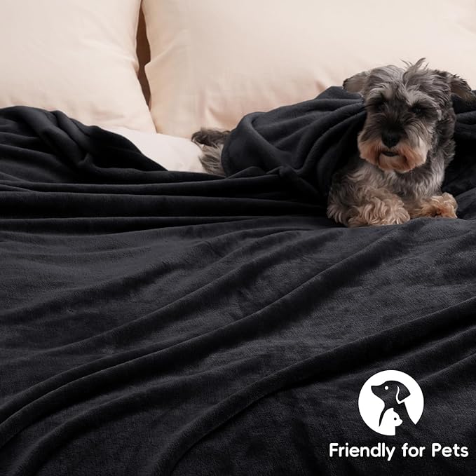 PHF Ultra Soft Fleece Blanket Queen Size, No Shed No Pilling Luxury Plush Cozy 300GSM Lightweight Blanket for Bed, Couch, Chair, Sofa Suitable for All Season, 90" x 90", Black