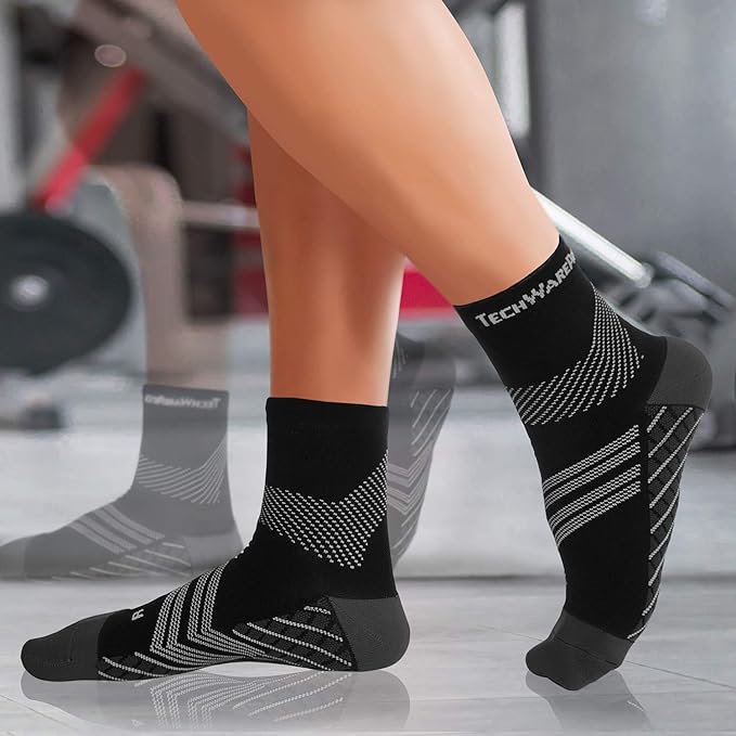 TechWare Pro Plantar Fasciitis Socks – Cushion Ankle Compression Socks Women & Men. Achilles Tendonitis Brace & Arch Support