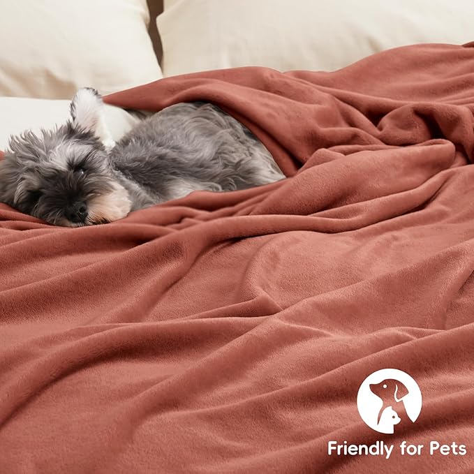PHF Ultra Soft Fleece Blanket Twin Size, No Shed No Pilling Luxury Plush Cozy 300GSM Lightweight Blanket for Bed, Couch, Chair, Sofa Suitable for All Season, 66" x 90", Brick Red
