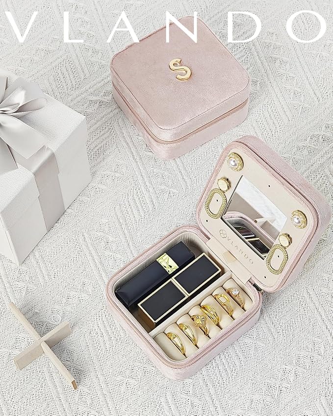 Vlando Jewelry Box for Aunt Gifts from Niece Nephew, Birthday Gifts for Aunt Auntie, Unique Gifts for Aunt Auntie Travel Jewelry Case, Auntie Gifts for Wedding Anniversary - Letter F, Pink