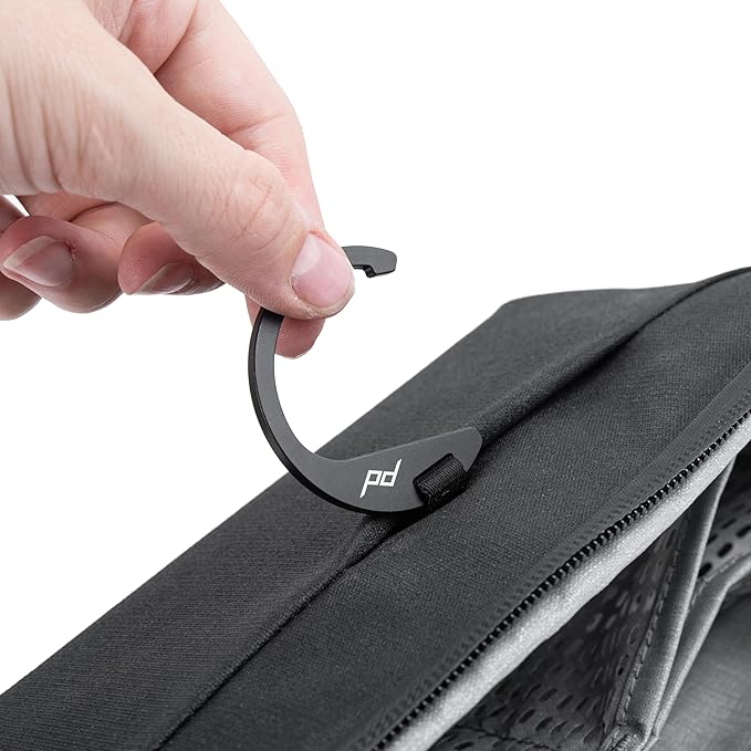 Peak Design Small Wash Pouch, Sage, Weatherproof Travel Toiletry Bag, Upright or Hanging Toiletries Kit with Pockets, Magnetic Toothbrush Pocket, Wide UltraZip Opening, Toiletry Bag for Men and Women