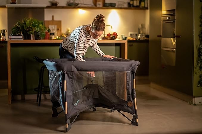 Maxi-Cosi Swift Lightweight Portable Playard, 1-Step Fold Playpen with Travel Bag, 2-Stage Mattress for Newborn to Toddlers, Essential Grey