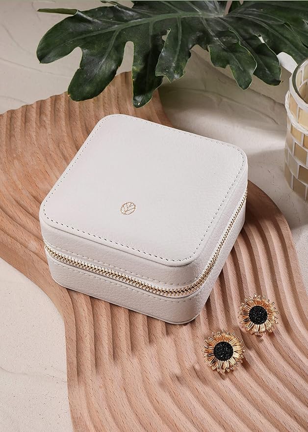 S.Leaf Travel Jewelry Organizer - Portable Jewelry Case Box for Women - Mini Travel Case (03 Lychee Beige)