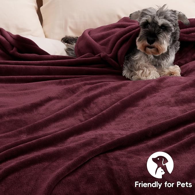 PHF Ultra Soft Fleece Blanket Twin Size, No Shed No Pilling Luxury Plush Cozy 300GSM Lightweight Blanket for Bed, Couch, Chair, Sofa Suitable for All Season, 66" x 90", Wine Red/Burgundy