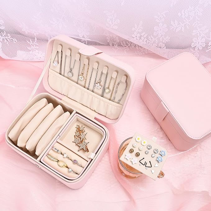 2 Layer Portable Jewelry Box, Large Jewelry Travel Case with 4 Jewelry Pouches, Medium Size Jewelry Organizer Box for Earrings, Necklaces, Bracelets (light pink)
