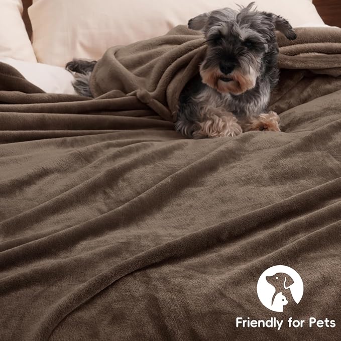 PHF Ultra Soft Fleece Blanket King Size, No Shed No Pilling Luxury Plush Cozy 300GSM Lightweight Blanket for Bed, Couch, Chair, Sofa Suitable for All Season, 108" x 90", Cocoa Brown
