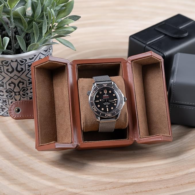 Single Travel Watch Case - Vintage Inspired - Exterior, Soft Microfiber Lining, Fits Up to 42mm Watches - Vegan Leather - Reliable Storage for Home or Travel