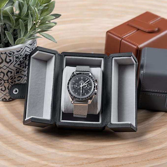 Single Travel Watch Case - Vintage Inspired - Exterior, Soft Microfiber Lining, Fits Up to 42mm Watches - Vegan Leather - Reliable Storage for Home or Travel