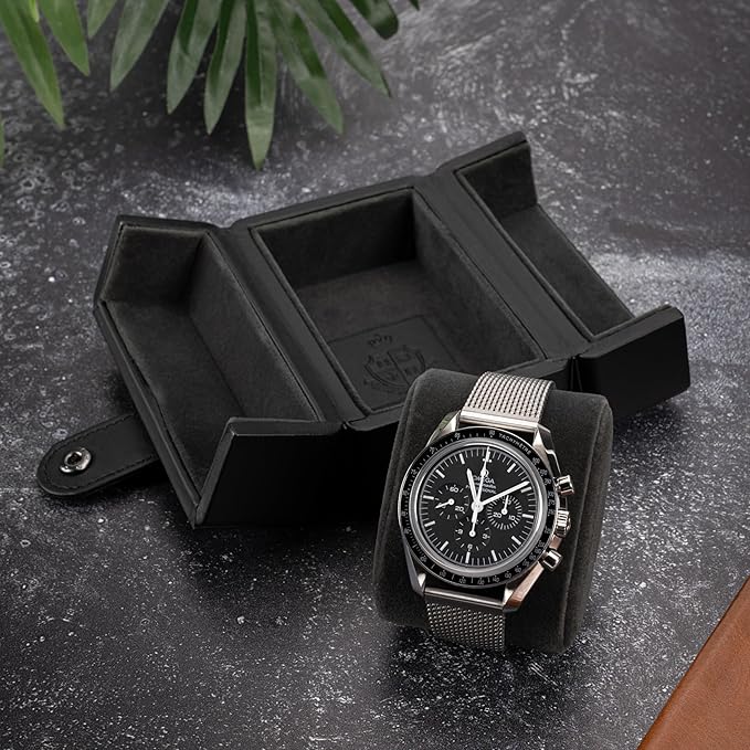 Single Travel Watch Case - Vintage Inspired - Exterior, Soft Microfiber Lining, Fits Up to 42mm Watches - Vegan Leather - Reliable Storage for Home or Travel