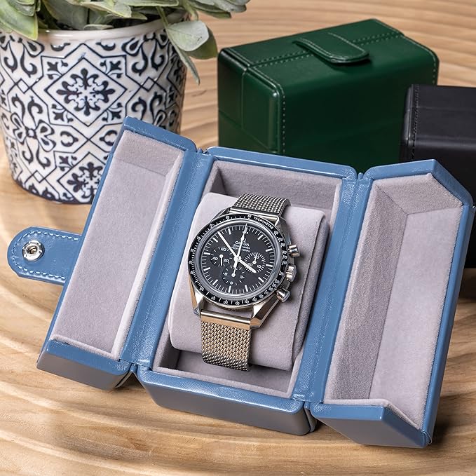 Single Travel Watch Case - Vintage Inspired - Exterior, Soft Microfiber Lining, Fits Up to 42mm Watches - Vegan Leather - Reliable Storage for Home or Travel