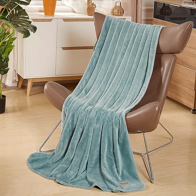 Surii Home Luxury Microfiber Flannel Blanket, Super Soft, Warm, Cozy, Fluffy, and Breathable, Perfect Throws for Bed, Couch, Sofa, for All Season Use. 350GSM Travel Size 50x60 Inches(Turquoise Blue)