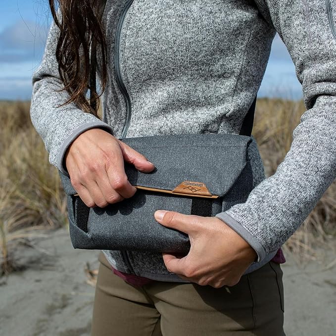 Peak Design Field Pouch V2, Charcoal, 2-in-1 Organizer and Sling Bag, Adjustable Shoulder Strap and Integrated Belt Loops, Weatherproof Nylon Canvas, Organizer Pouch or Carry Bag for Men and Women